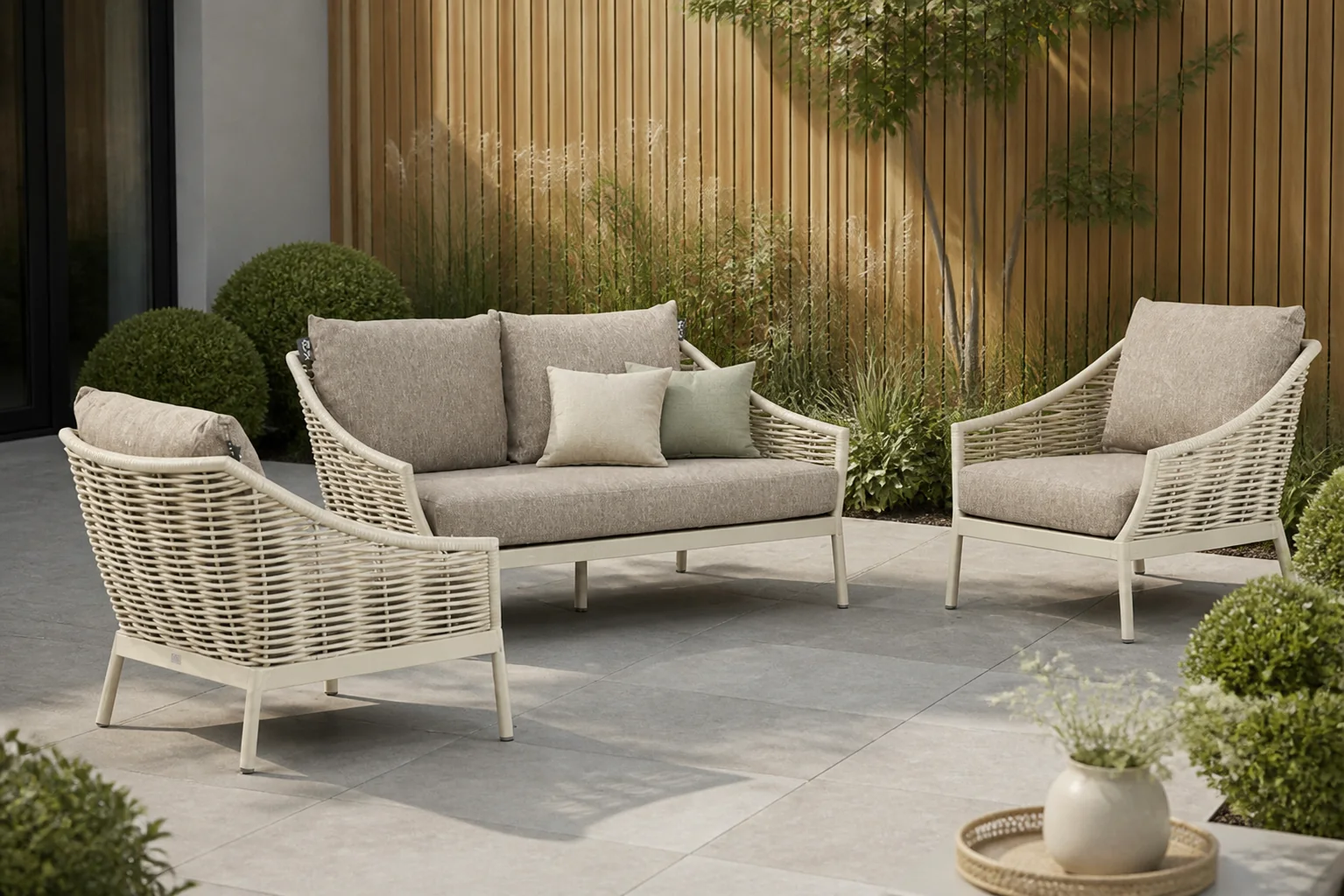 Sfeerfoto van Apple Bee Milou stoel-bank loungeset 3-delig – Taupe-naturel-bruin