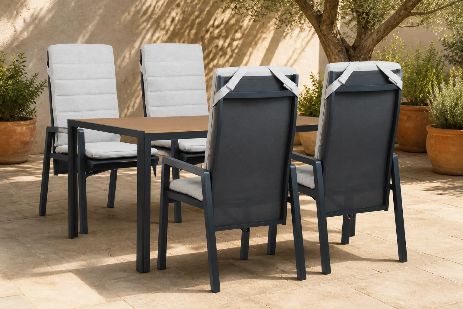 Sfeerfoto van Lifestyle Garden Furniture Vivaro/Creta 160×90 cm dining tuinset 5-delig – Grijs-antraciet