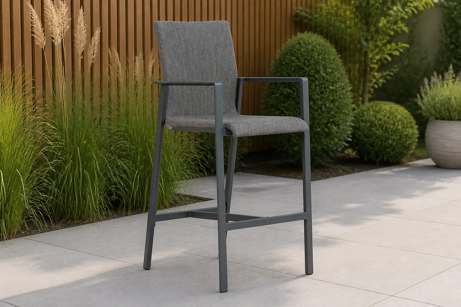 Sfeerfoto van Lifestyle Garden Furniture Rome barstoel – Grijs-antraciet