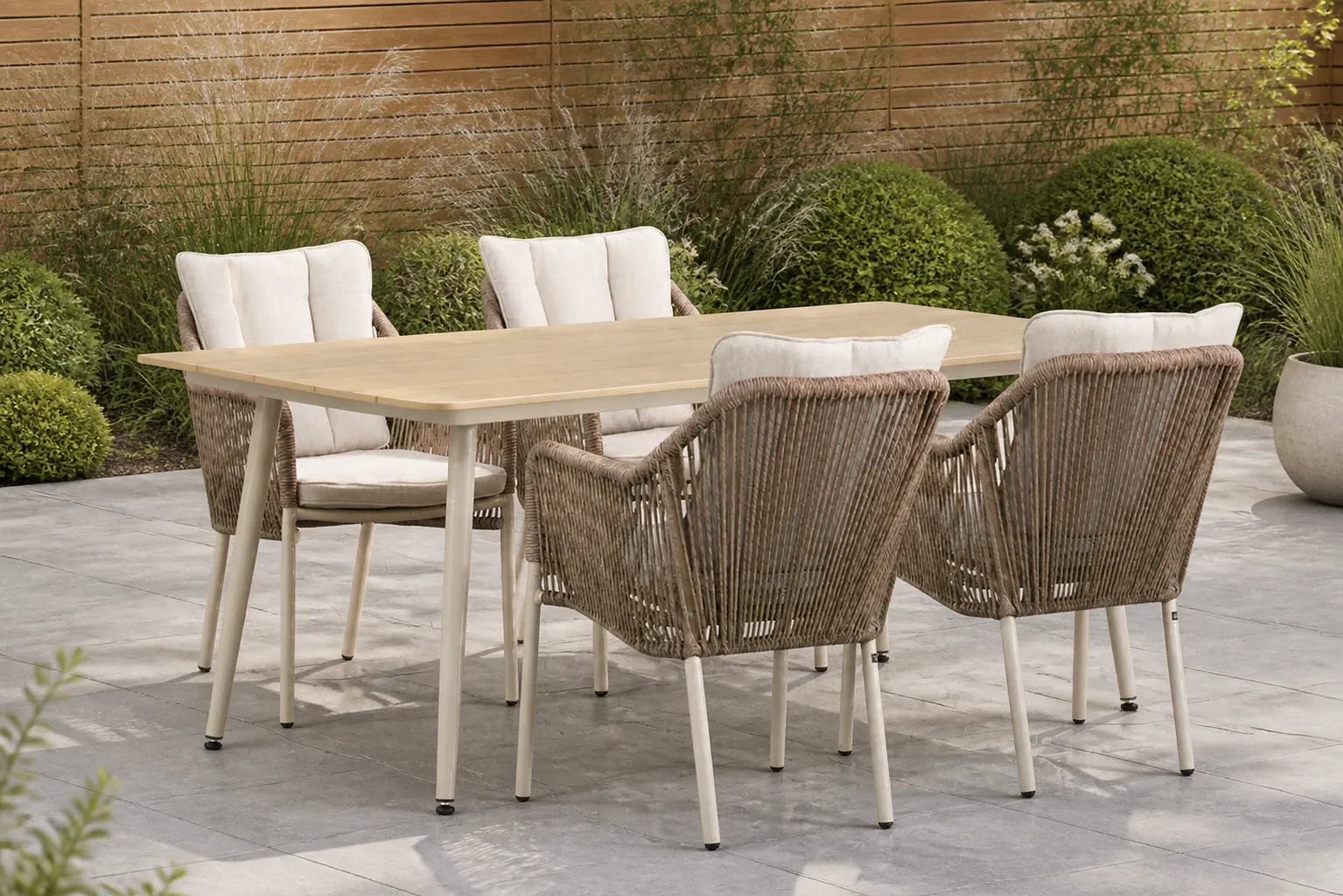 Sfeerfoto van De Laan Projects Laan Marbella/Matale 180 cm dining tuinset 5-delig – Taupe-naturel-bruin