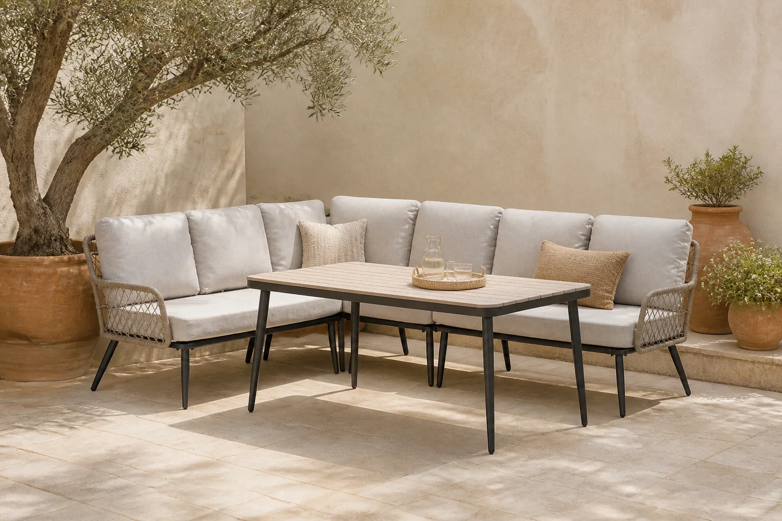 Sfeerfoto van Garden impressions Allasio Lounge- diningset 5 dlg Dessert Sand – beige;bruin;zwart
