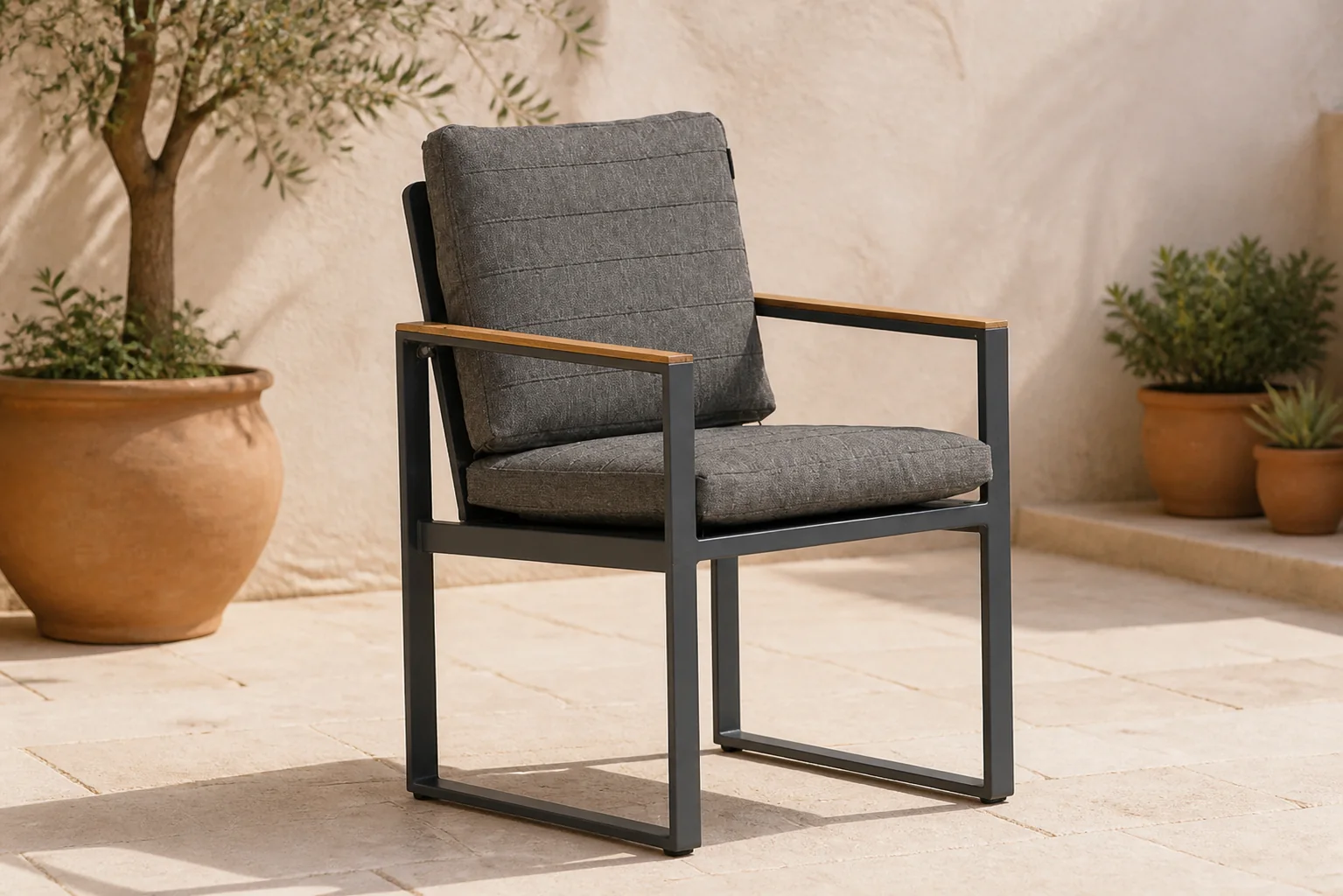 Sfeerfoto van Lifestyle Garden Furniture Faro dining tuinstoel – Grijs-antraciet