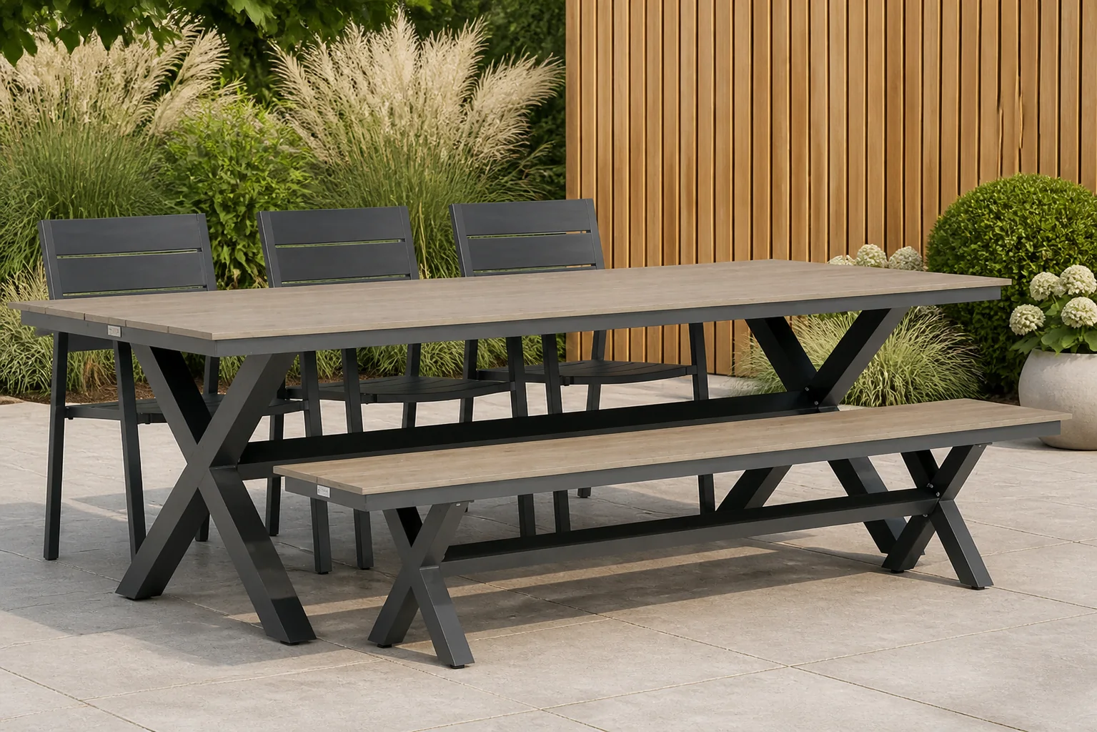 Sfeerfoto van Lifestyle Garden Furniture Stella/Forest 240 cm dining tuinset 5-delig – Grijs-antraciet