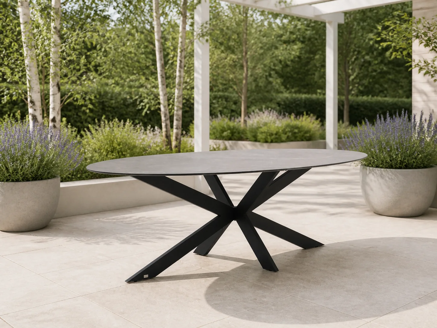 Sfeerfoto van Bellagio tuinmeubelen Furato ellips dining tuintafel 240x120cm – Zwart