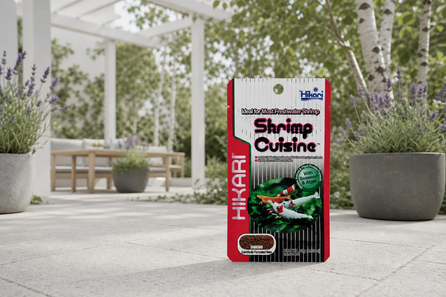 Sfeerfoto van Hikari Shrimp Food 10 Gram vissenvoer – Zie Foto