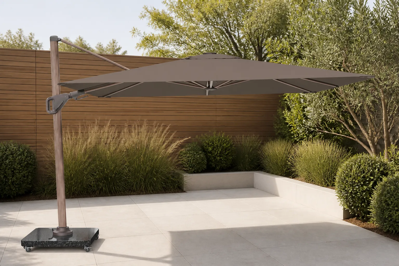 Sfeerfoto van Platinum Nexus T² zweefparasol premium doek | 300x300cm | Havana/Mocha – Taupe – Naturel – Bruin