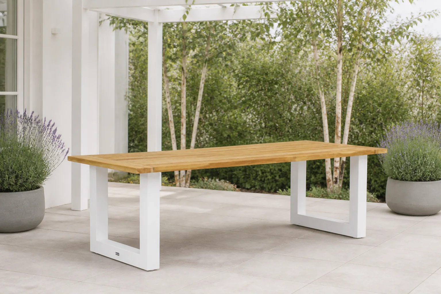 Sfeerfoto van Lifestyle Garden Furniture Talai dining tuintafel wit 240 x 100 cm
