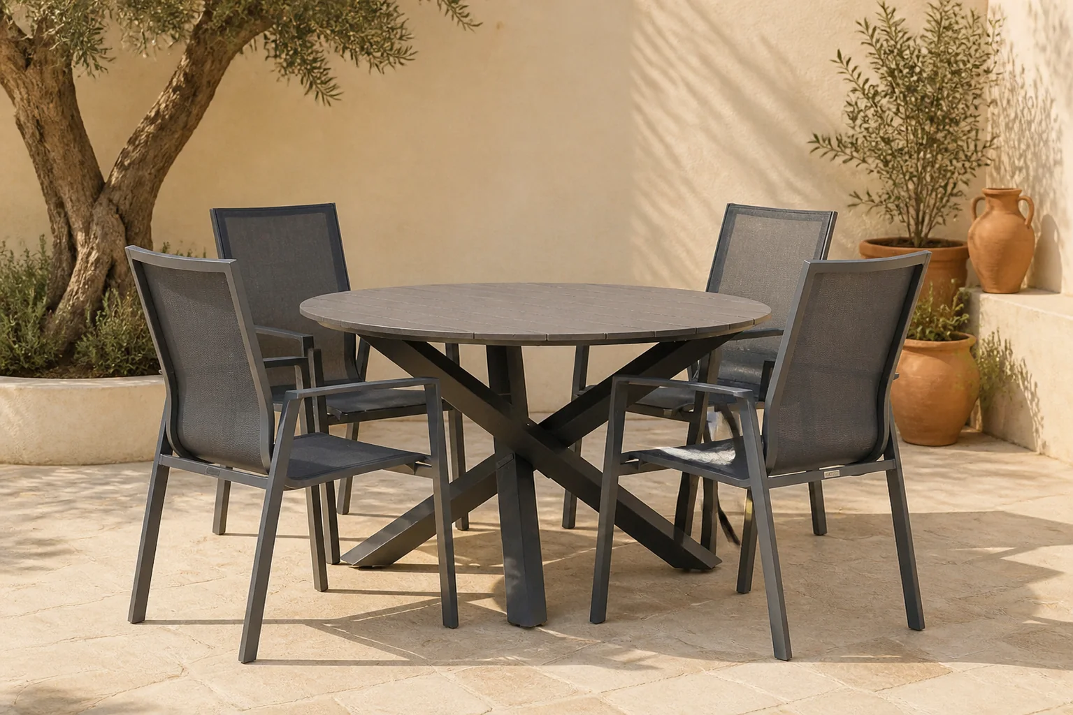 Sfeerfoto van Lifestyle Garden Furniture Ultimate/Ancona 125 cm dining tuinset 5-delig – Grijs-antraciet