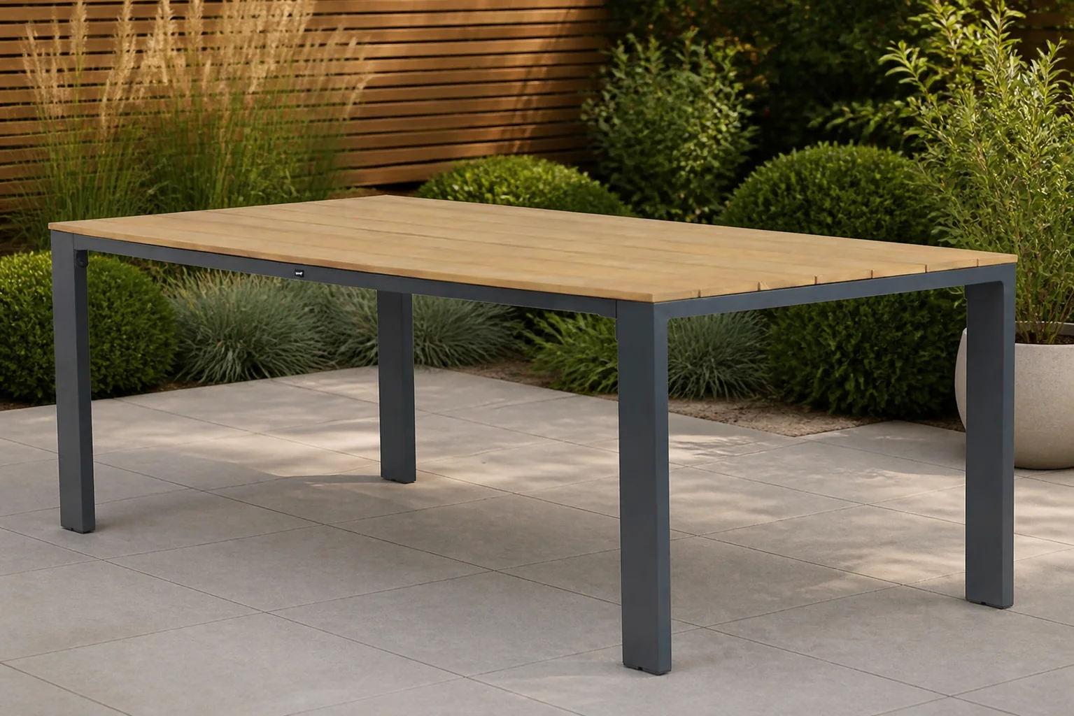 Sfeerfoto van Hartman Lino dining tuintafel 220 x 109 cm – Grijs-antraciet