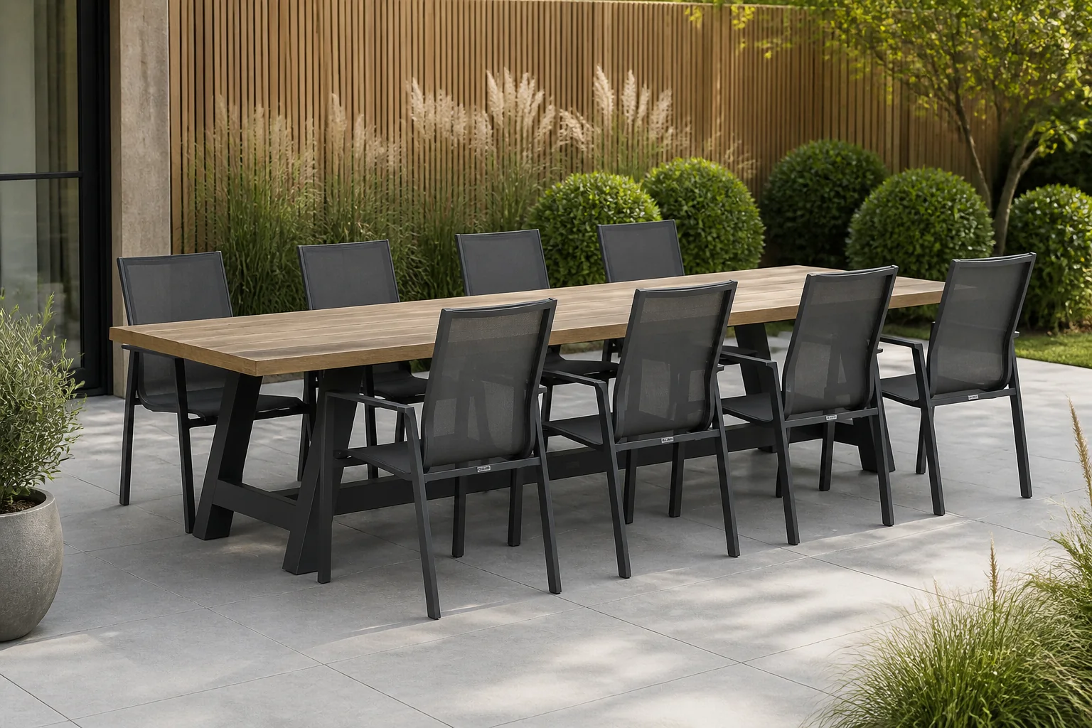 Sfeerfoto van Lifestyle Garden Furniture Ultimate/Trente 330 cm dining tuinset 9-delig – Grijs-antraciet