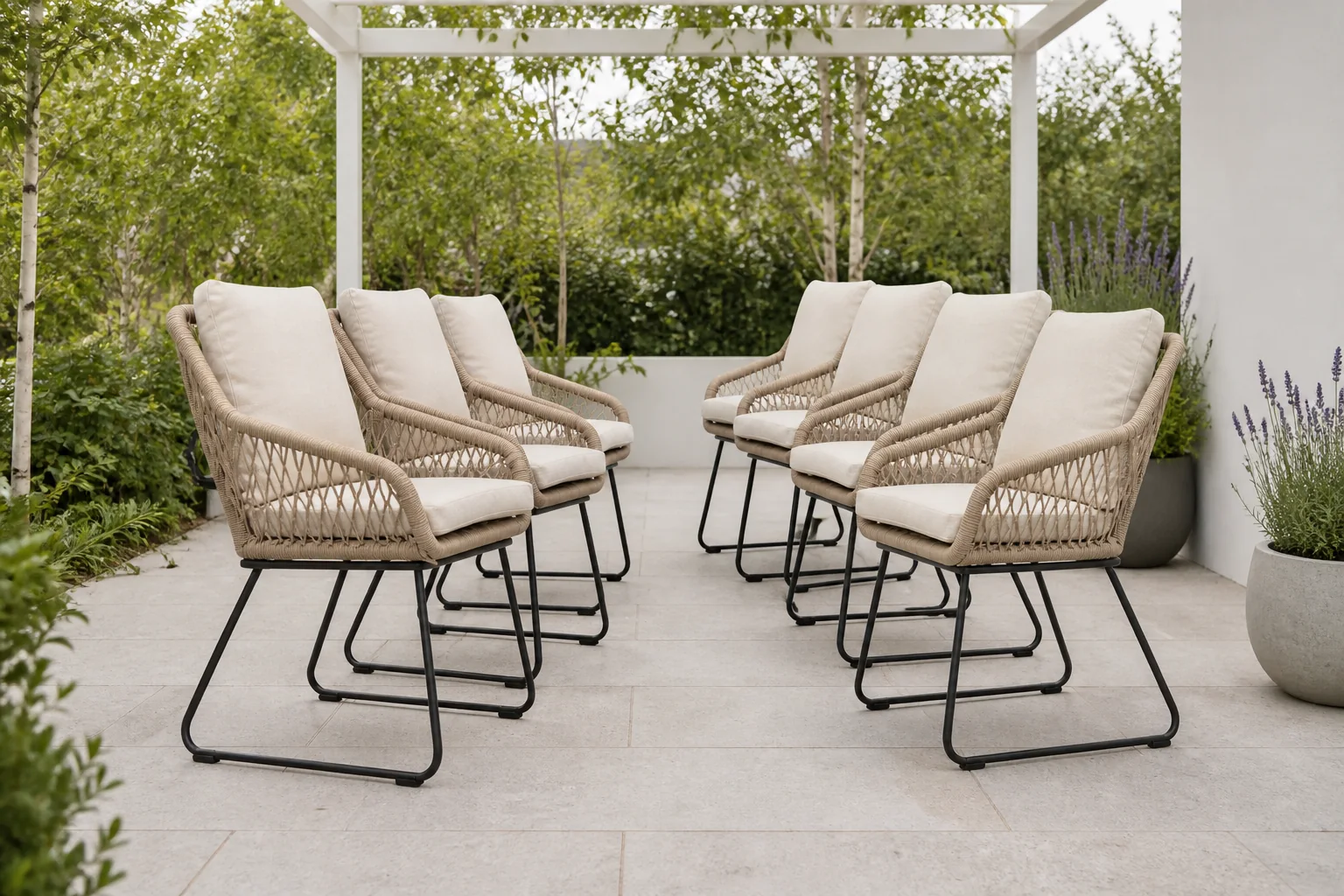 Sfeerfoto van BUITEN living Portofino dining tuinstoel set van 8 | touw + aluminium | Sahara Dust – Zand