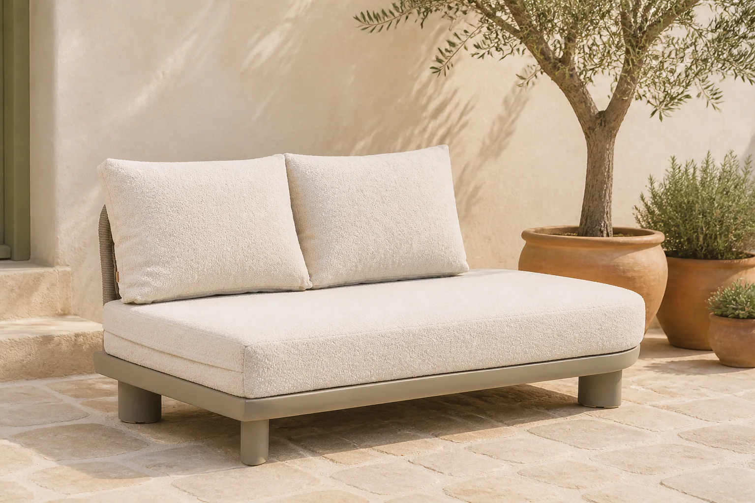 Sfeerfoto van Santika Furniture Guss open bank links organisch – Transparant