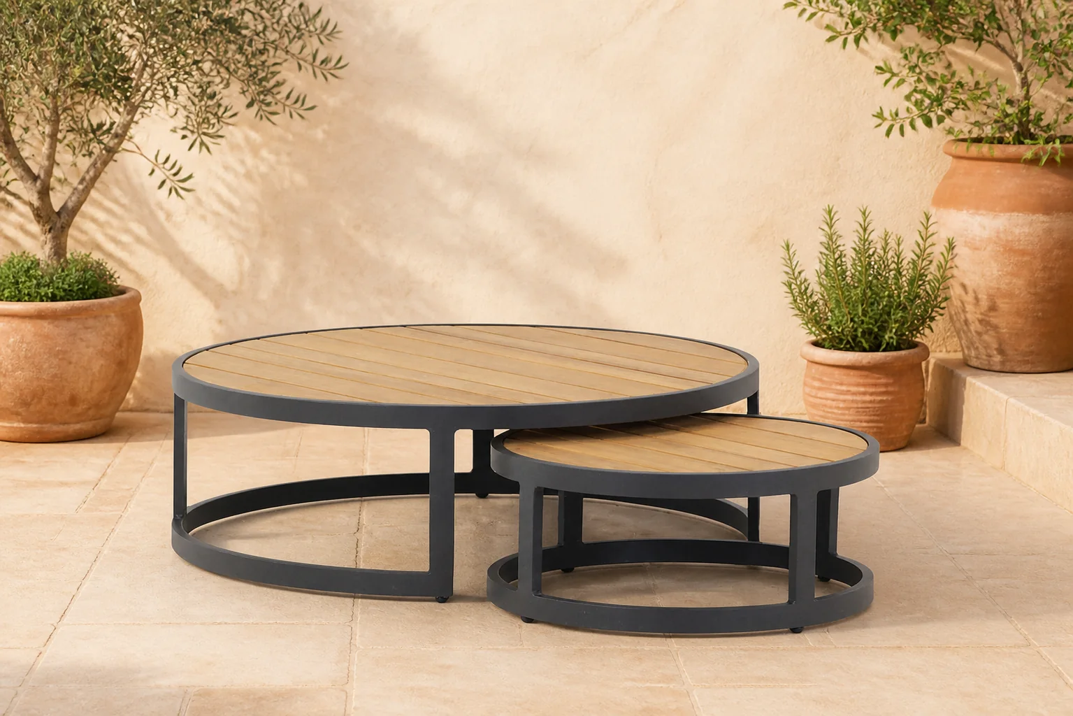Sfeerfoto van Lifestyle Garden Furniture Westfield lounge tafelset 2-delig – Grijs-antraciet