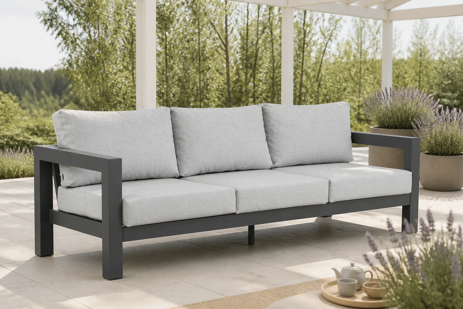 Sfeerfoto van Lifestyle Garden Furniture Luca lounge tuinbank 3-zits – Grijs-antraciet