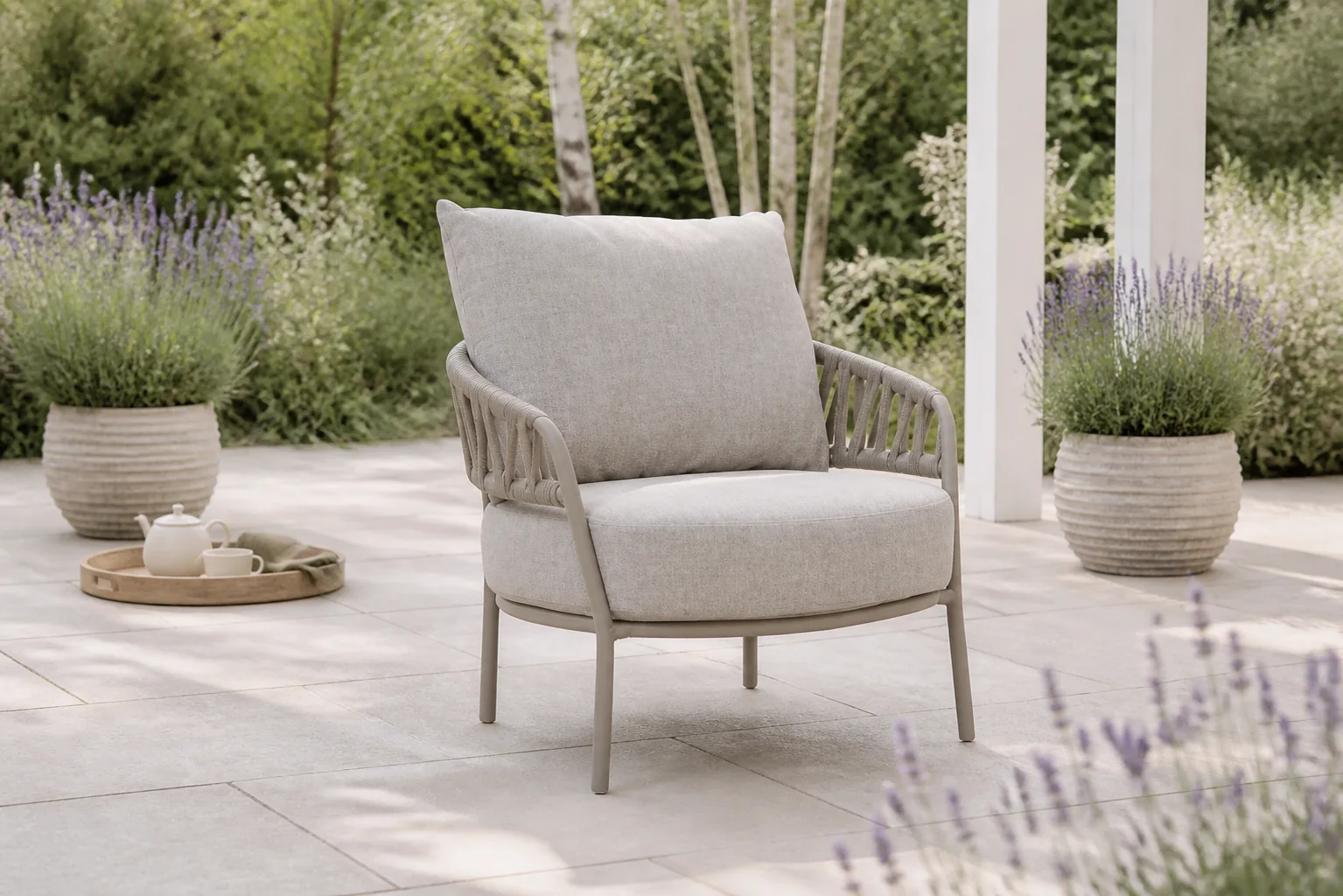 Sfeerfoto van 4 Seasons Outdoor Seasons Calma living chair LOFT with 2 cushions – Taupe-naturel-bruin