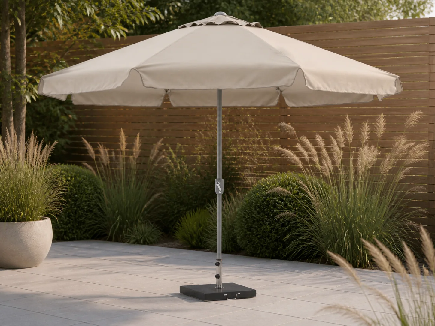 Sfeerfoto van Shadowline Aruba parasol ø 350cm – Taupe