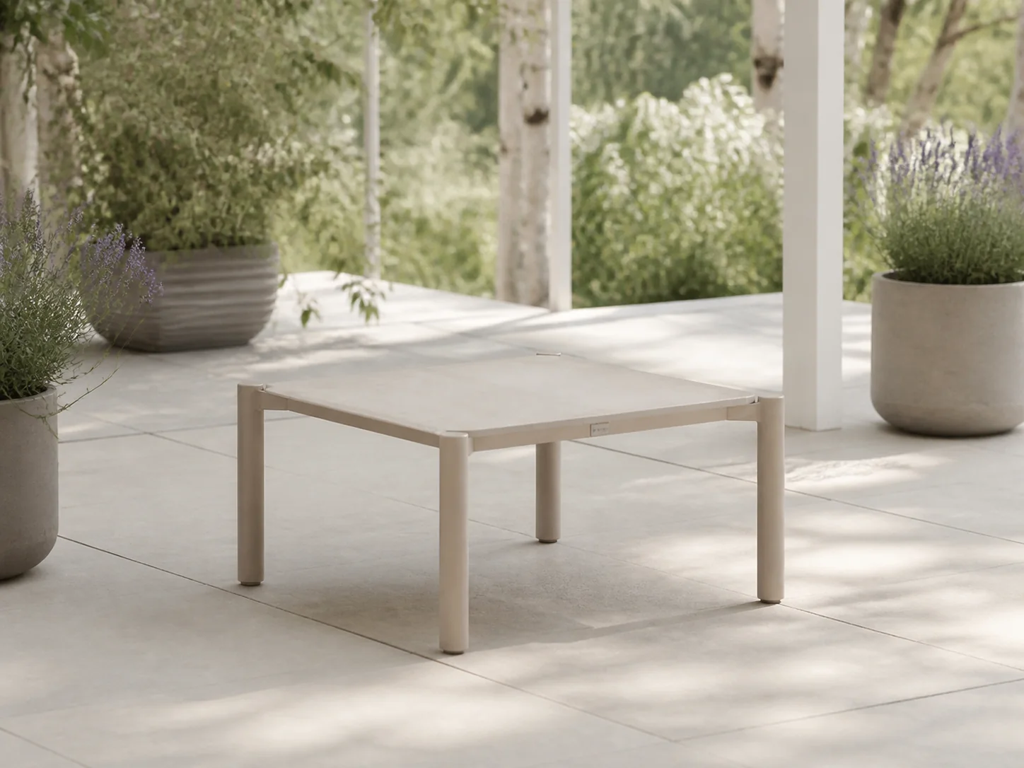 Sfeerfoto van Bellagio tuinmeubelen + 10% kassakorting | Bellagio Panaro lounge tuintafel 70x70x36cm – Taupe