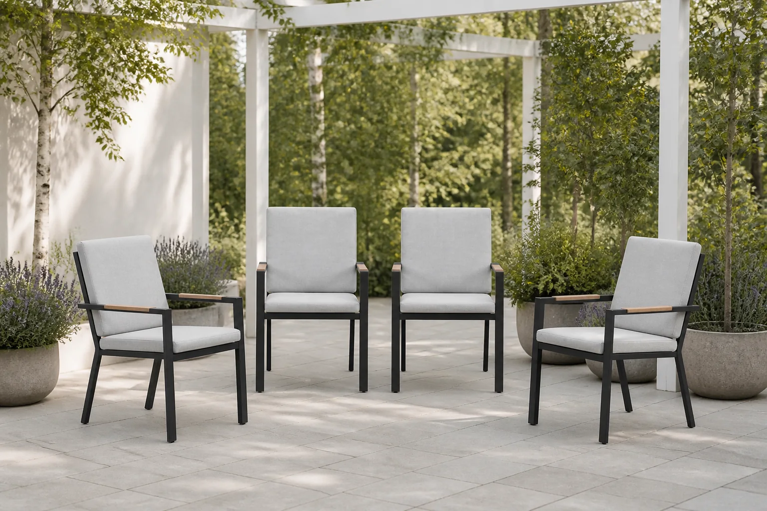 Sfeerfoto van Garden Impressions Felini tuinstoelen (set van 4) carbon black / valley sand – grijs