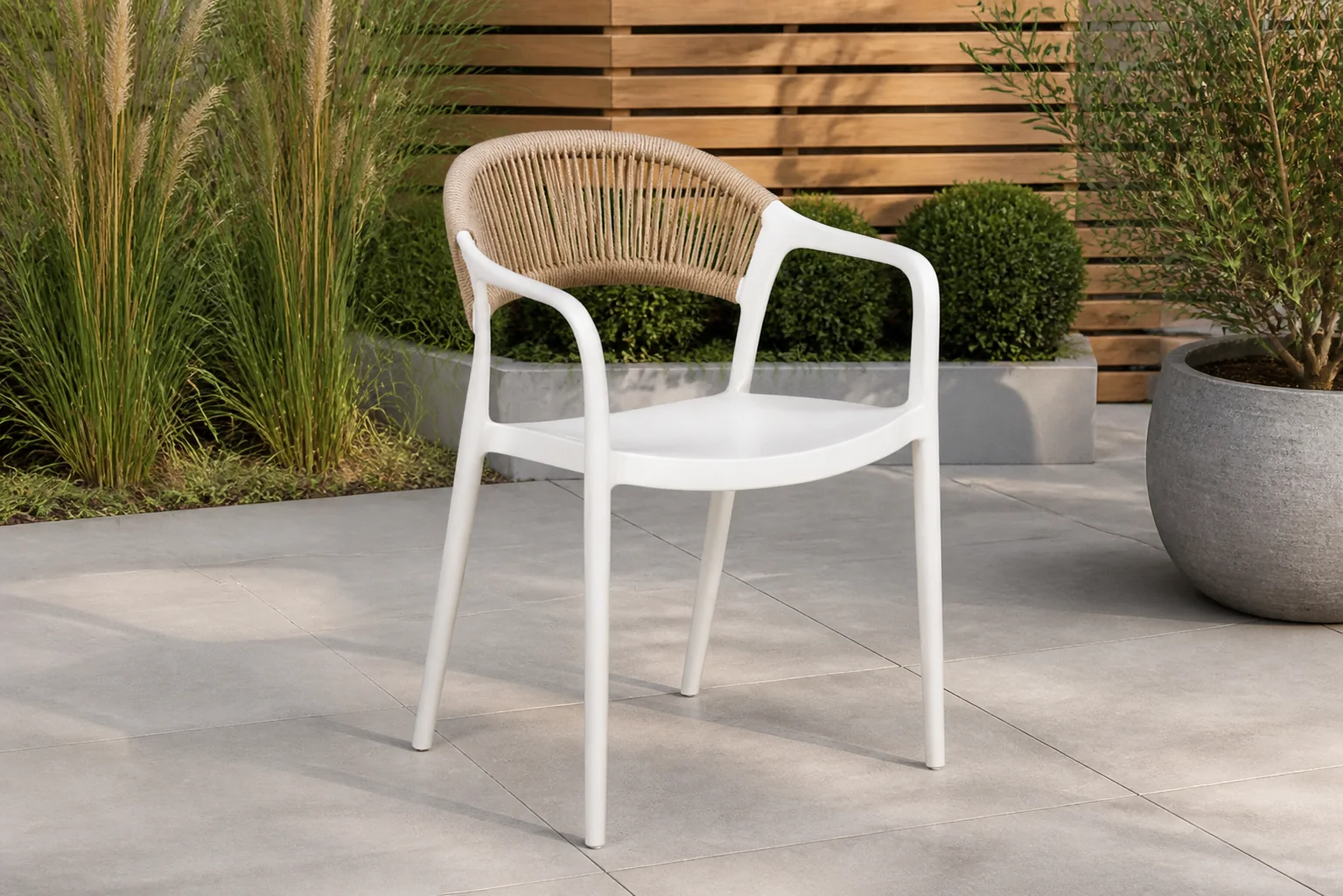 Sfeerfoto van Domani Furniture Toscano dining tuinstoel stapelbaar white – Wit
