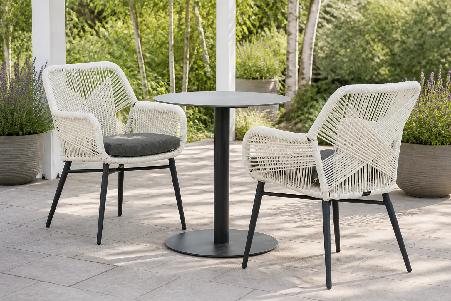 Sfeerfoto van Lifestyle Garden Furniture Advance/Como 70 cm bistroset 3-delig – Wit