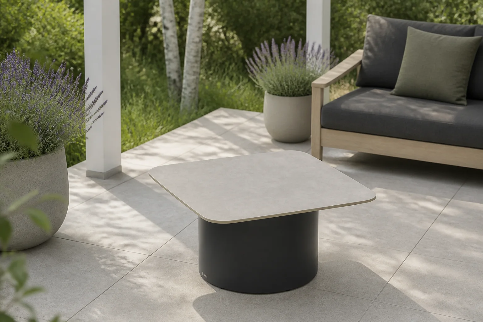 Sfeerfoto van Coco Ronda loungetafel 70 x 70 cm – Grijs-antraciet