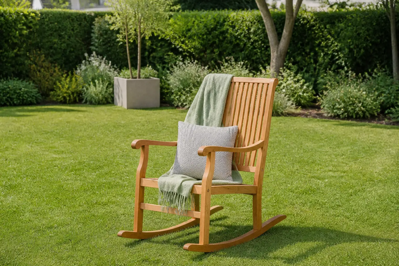 Sfeerfoto van Tuindeco Teak schommelstoel – hout