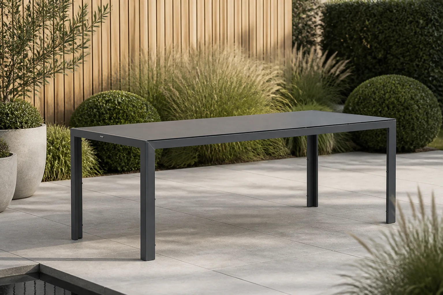 Sfeerfoto van Domani Furniture Venustas dining tuintafel 210 x 85 cm – Grijs-antraciet