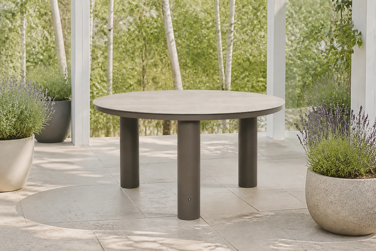 Sfeerfoto van Lifestyle Garden Furniture Arancia dining tuintafel 150 cm – Taupe-naturel-bruin