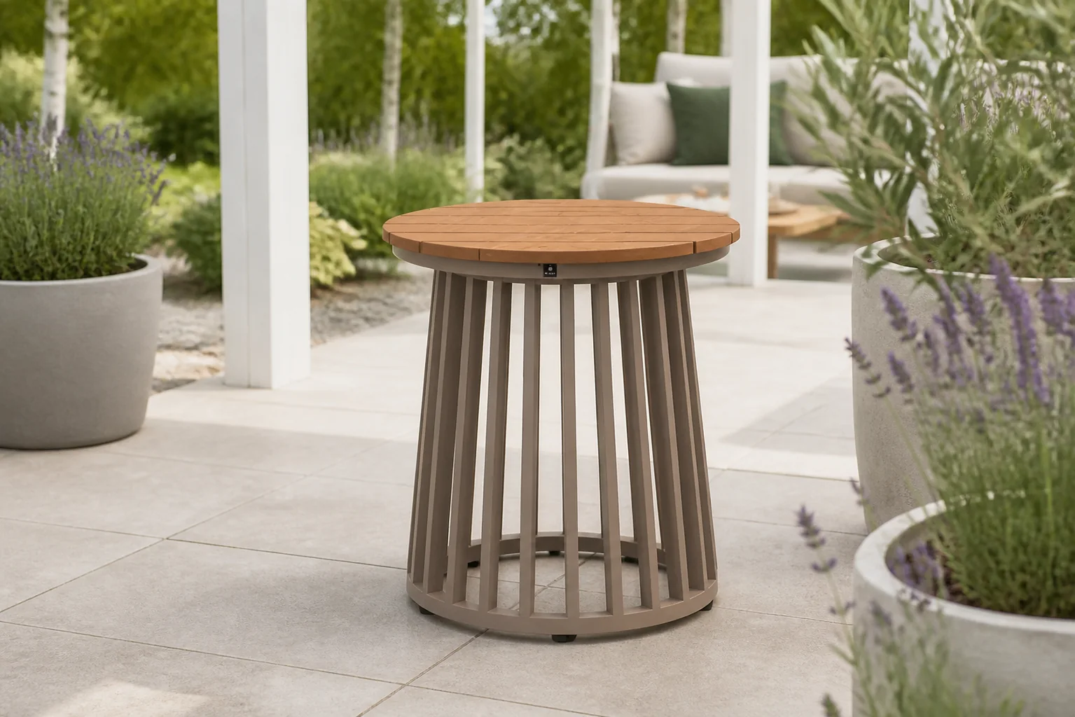 Sfeerfoto van Coco Toscana loungetafel 45 cm – Taupe-naturel-bruin