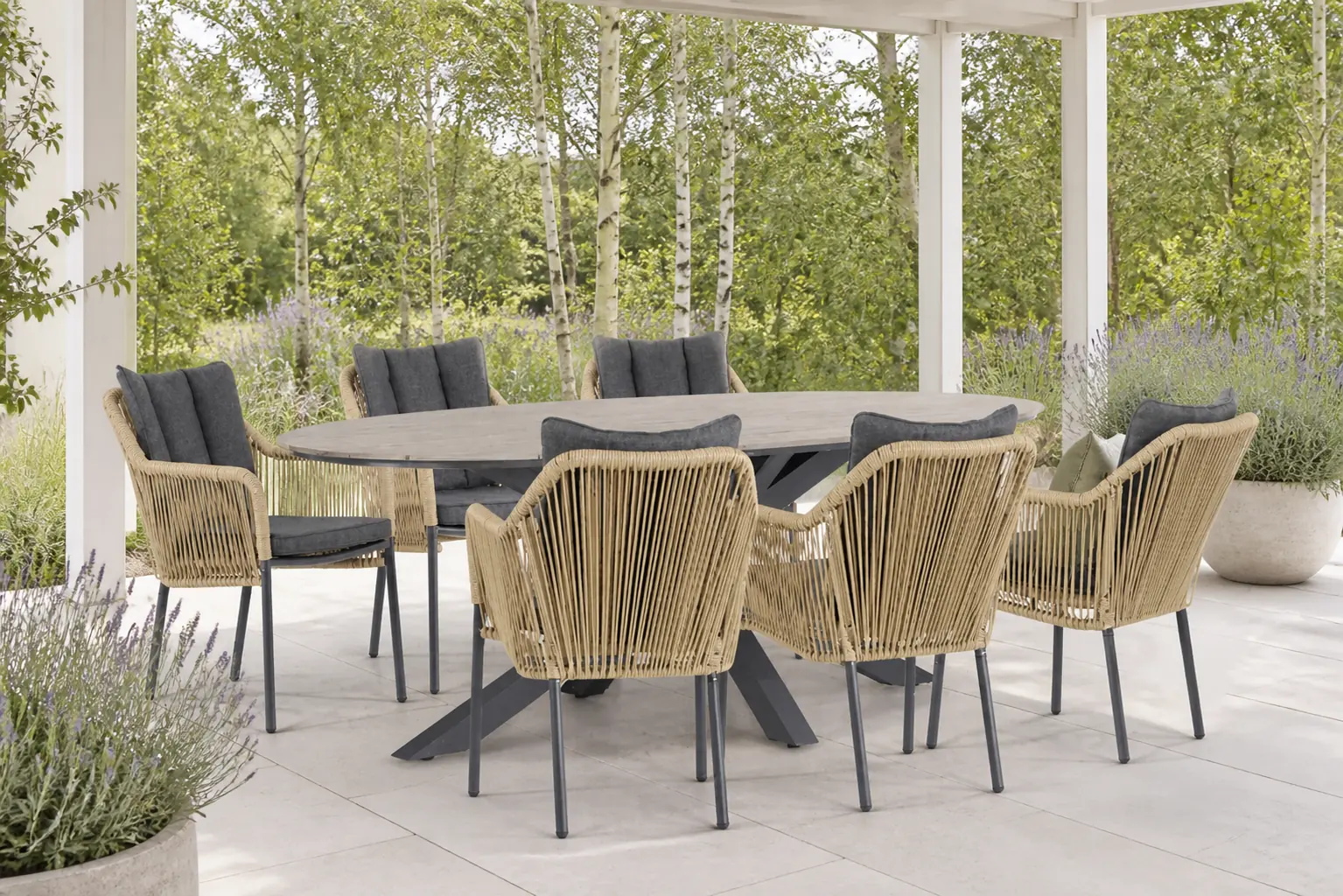 Sfeerfoto van De Laan Projects Laan Marbella/Matara 220 cm dining tuinset 7-delig – Taupe-naturel-bruin