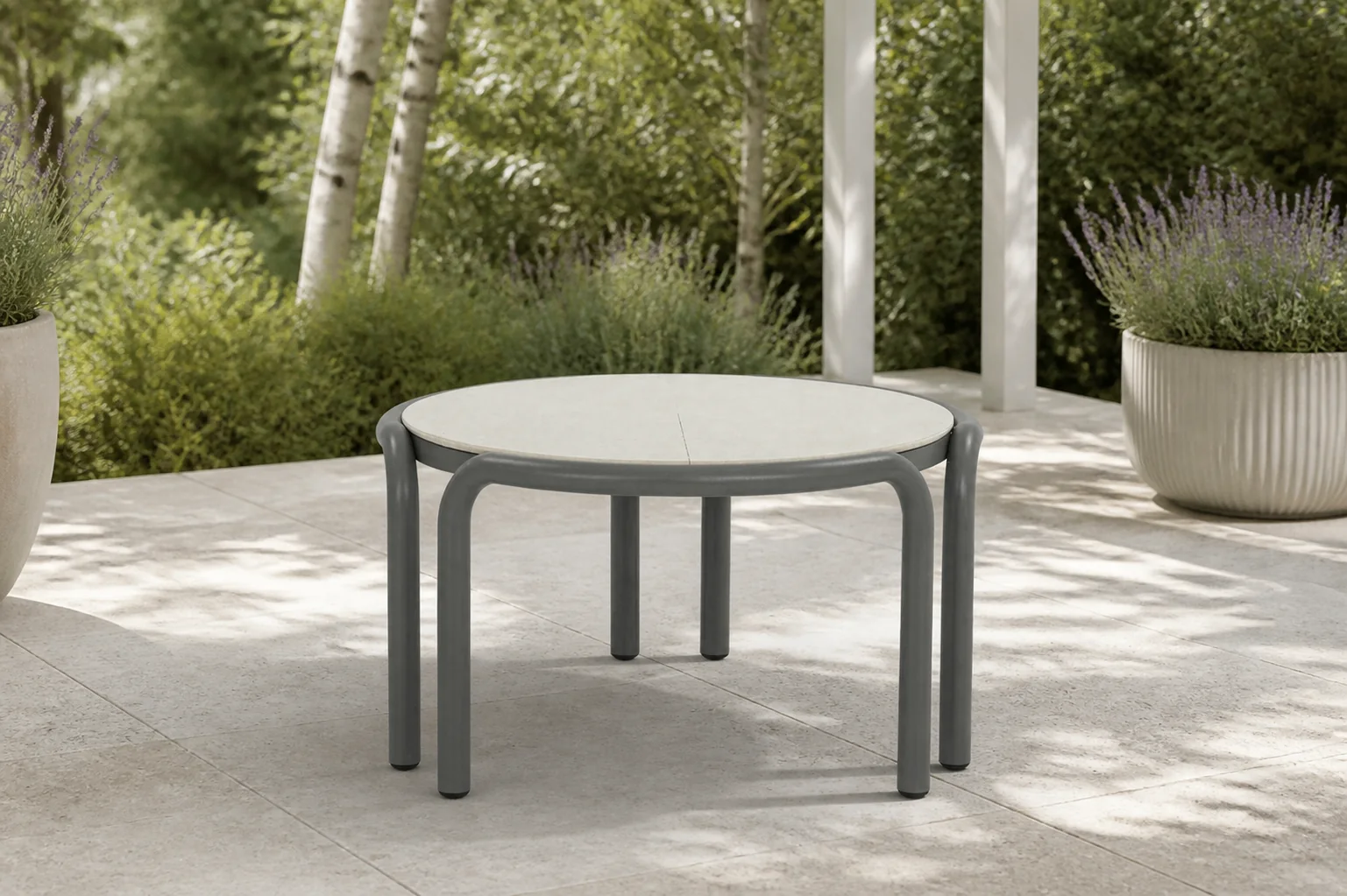 Sfeerfoto van Apple Bee | Lugano Koffietafel Ø79,5 cm | Sintered Stone Travetino White