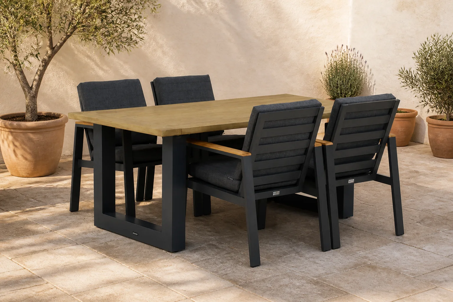 Sfeerfoto van Lifestyle Garden Furniture Marietta/Talai 180 cm dining tuinset 5-delig – Grijs-antraciet