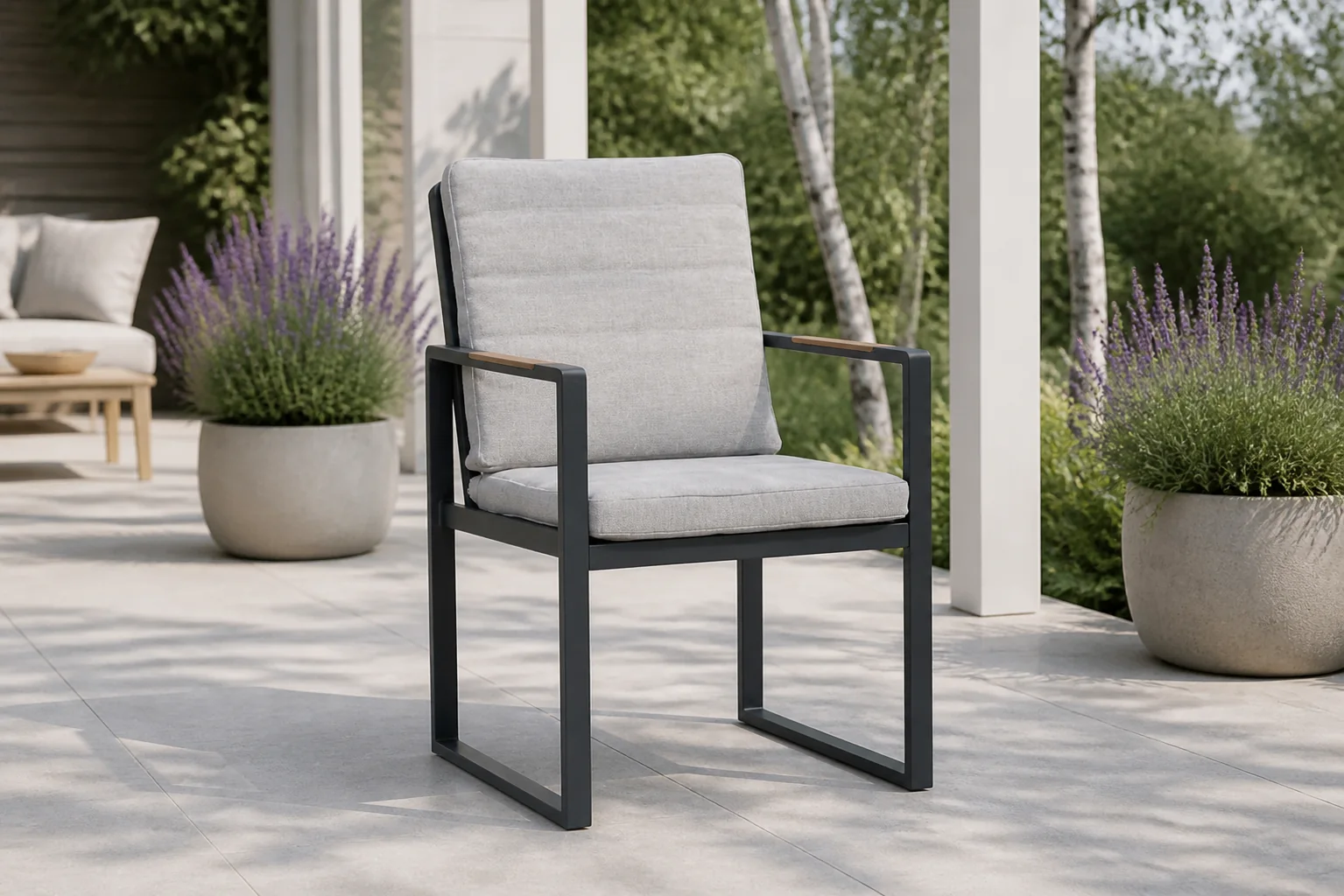 Sfeerfoto van Lifestyle Garden Furniture Alessio dining tuinstoel antracite – Grijs-antraciet