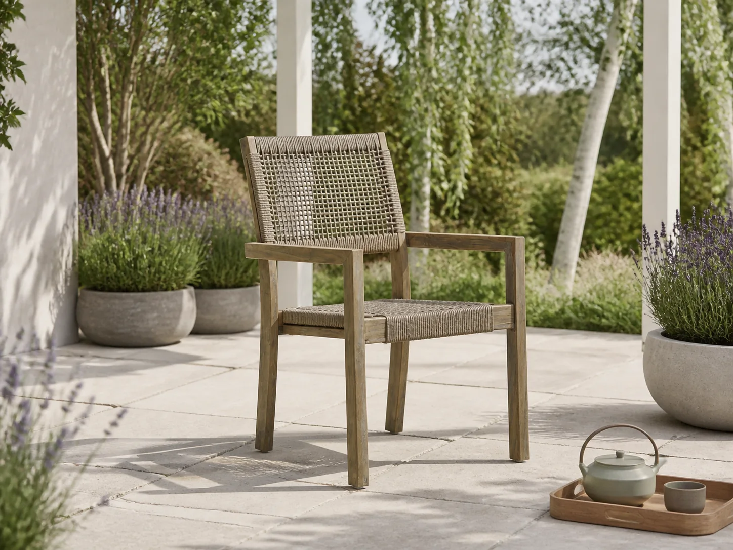 Sfeerfoto van ROUGH Furniture Batang Rope dining tuinstoel stapelbaar – Grijs