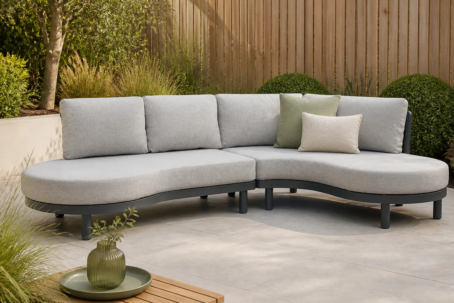 Sfeerfoto van Santika Furniture Nanda organisch loungeset 2-delig – Grijs-antraciet