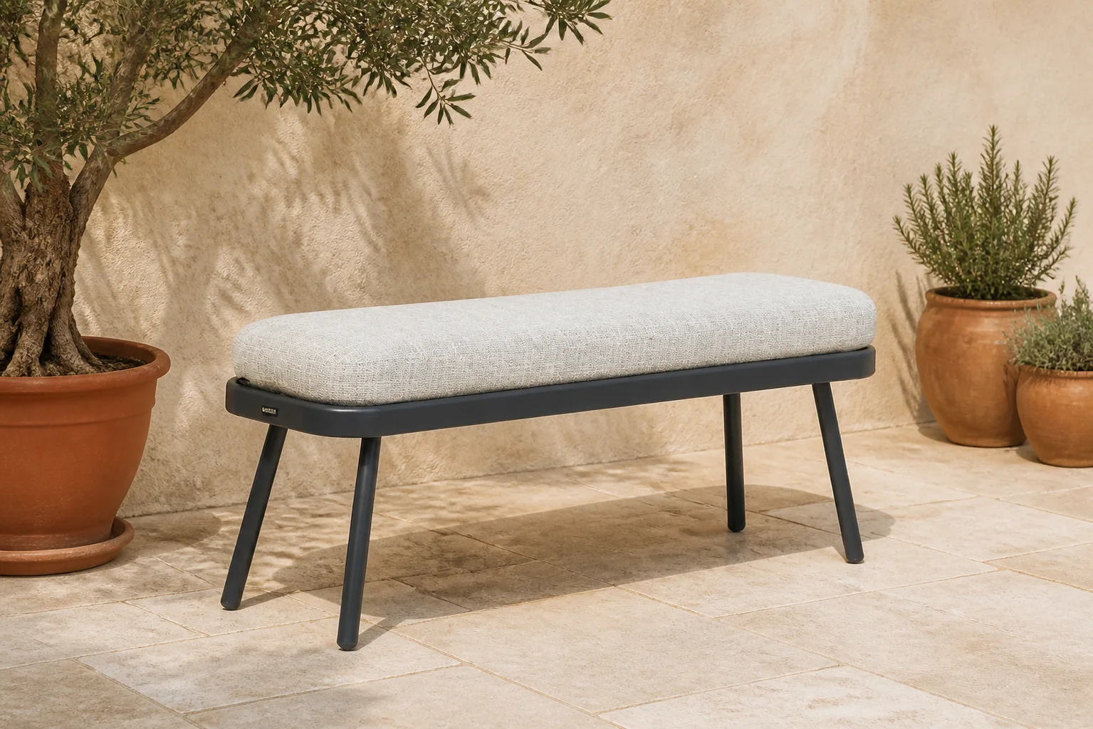 Sfeerfoto van Lifestyle Garden Furniture Cordani/Boretti picknickbank 120 x 35 cm – Grijs-antraciet