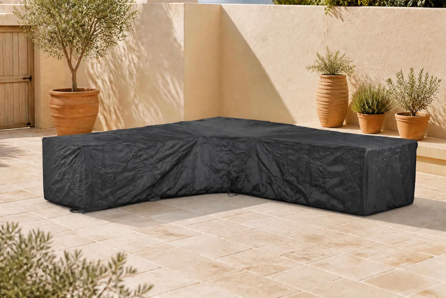 Sfeerfoto van Outdoor Cover loungesethoes L-vorm 255 x 255 (h) 70 cm – Grijs-antraciet