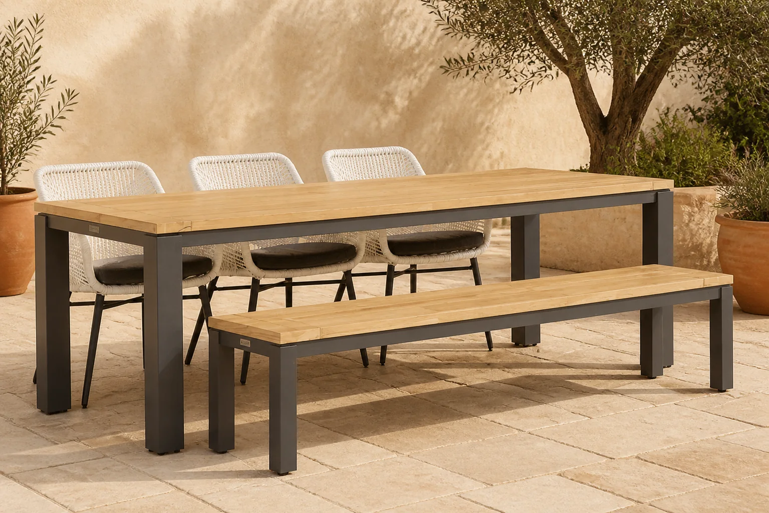 Sfeerfoto van Lifestyle Garden Furniture Advance/Veneto 230 cm dining tuinset 5-delig – Wit