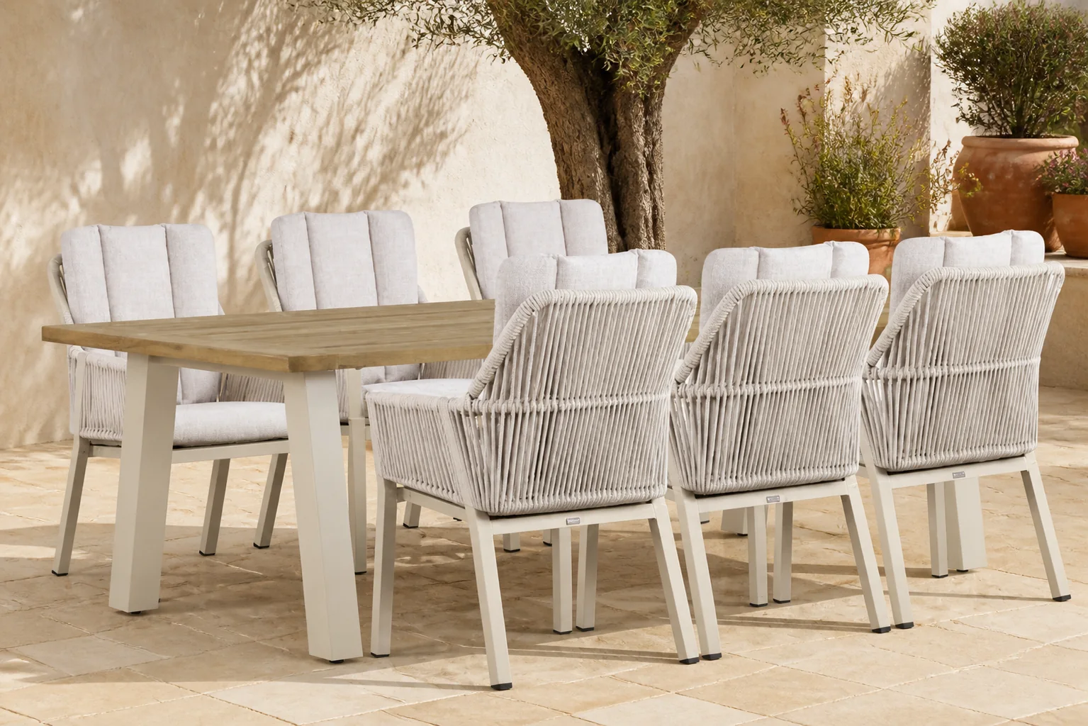Sfeerfoto van Lifestyle Garden Furniture Verona/Glasgow 240 cm dining tuinset 7-delig – Taupe-naturel-bruin