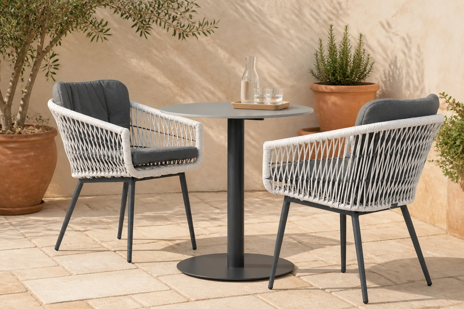 Sfeerfoto van Lifestyle Garden Furniture Western/Como 70 cm bistroset 3-delig – Wit