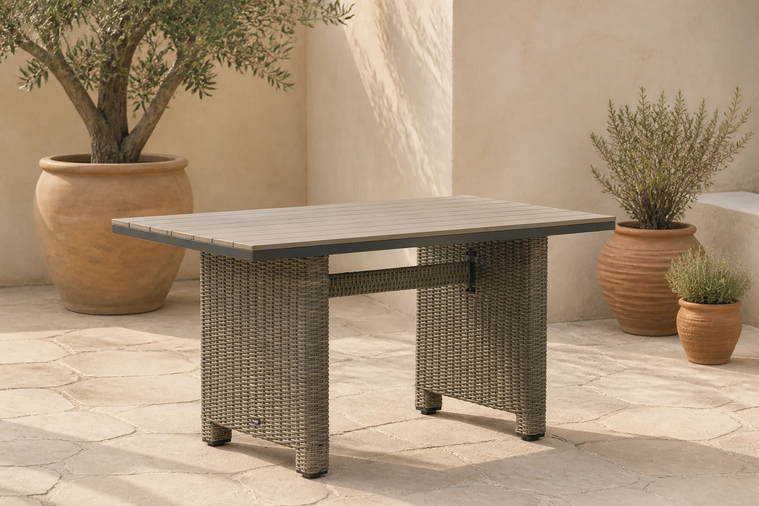 Sfeerfoto van Garden Collections Lusso lounge/dining tuintafel 130 x 70 cm – Transparant