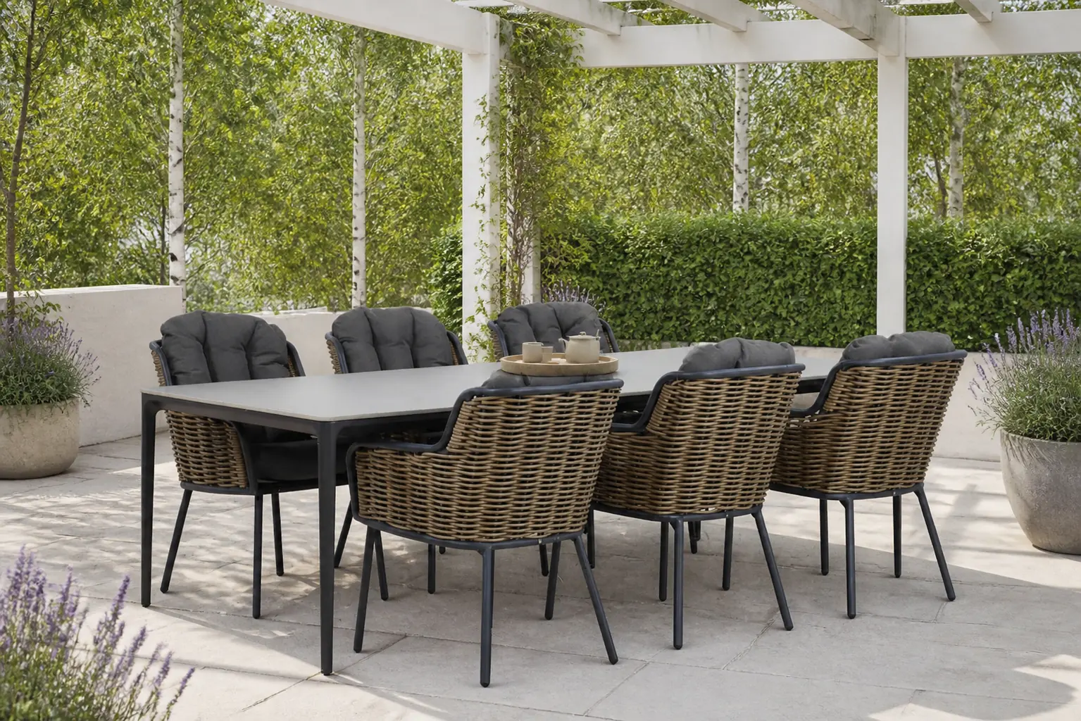 Sfeerfoto van Santika Furniture Fasano/Gianna 240 cm dining tuinset 7-delig – Grijs-antraciet