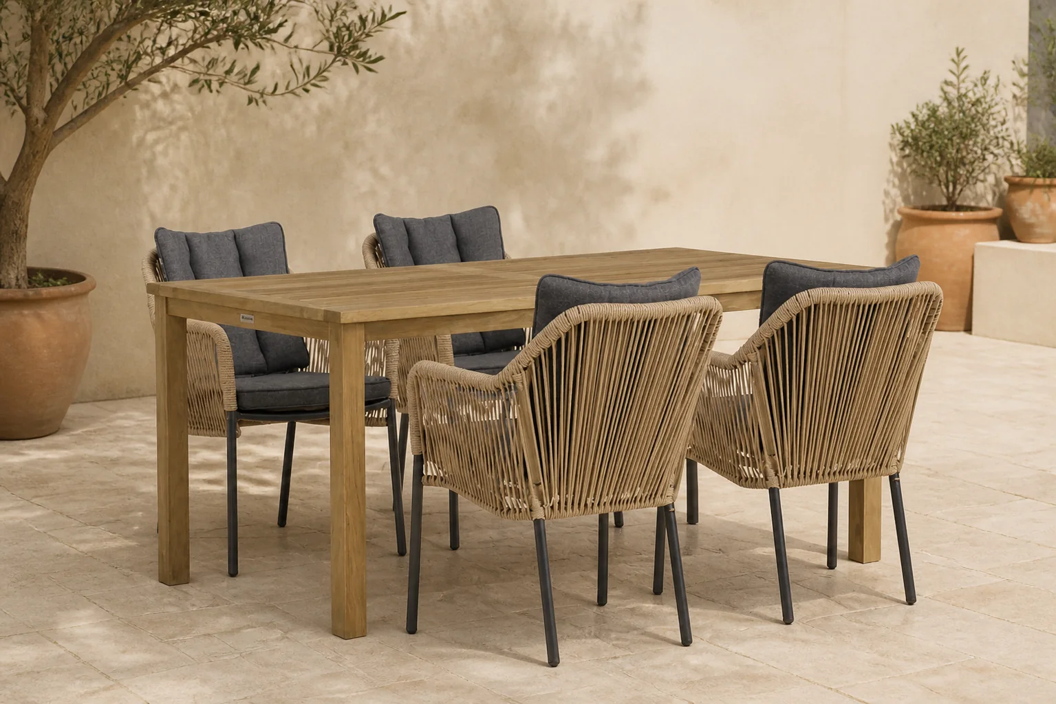 Sfeerfoto van De Laan Projects Laan Marbella/Weston 160 cm dining tuinset 5-delig – Taupe-naturel-bruin