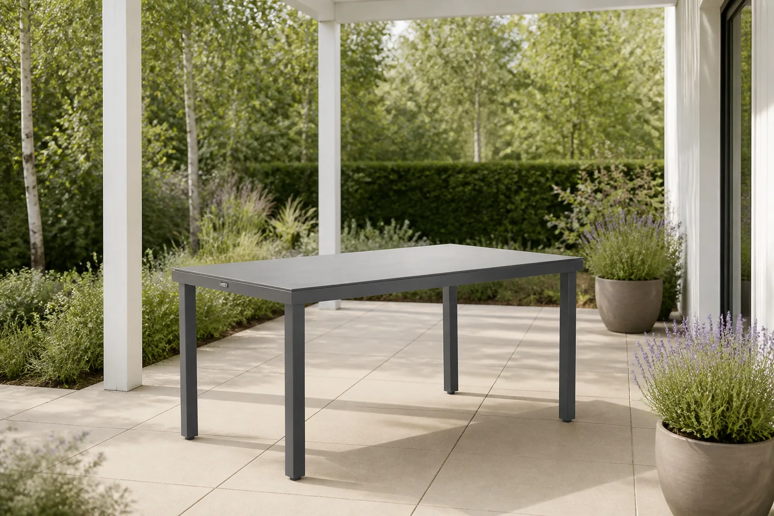 Sfeerfoto van Lifestyle Garden Furniture Porto dining tuintafel 160 x 90 cm – Grijs-antraciet