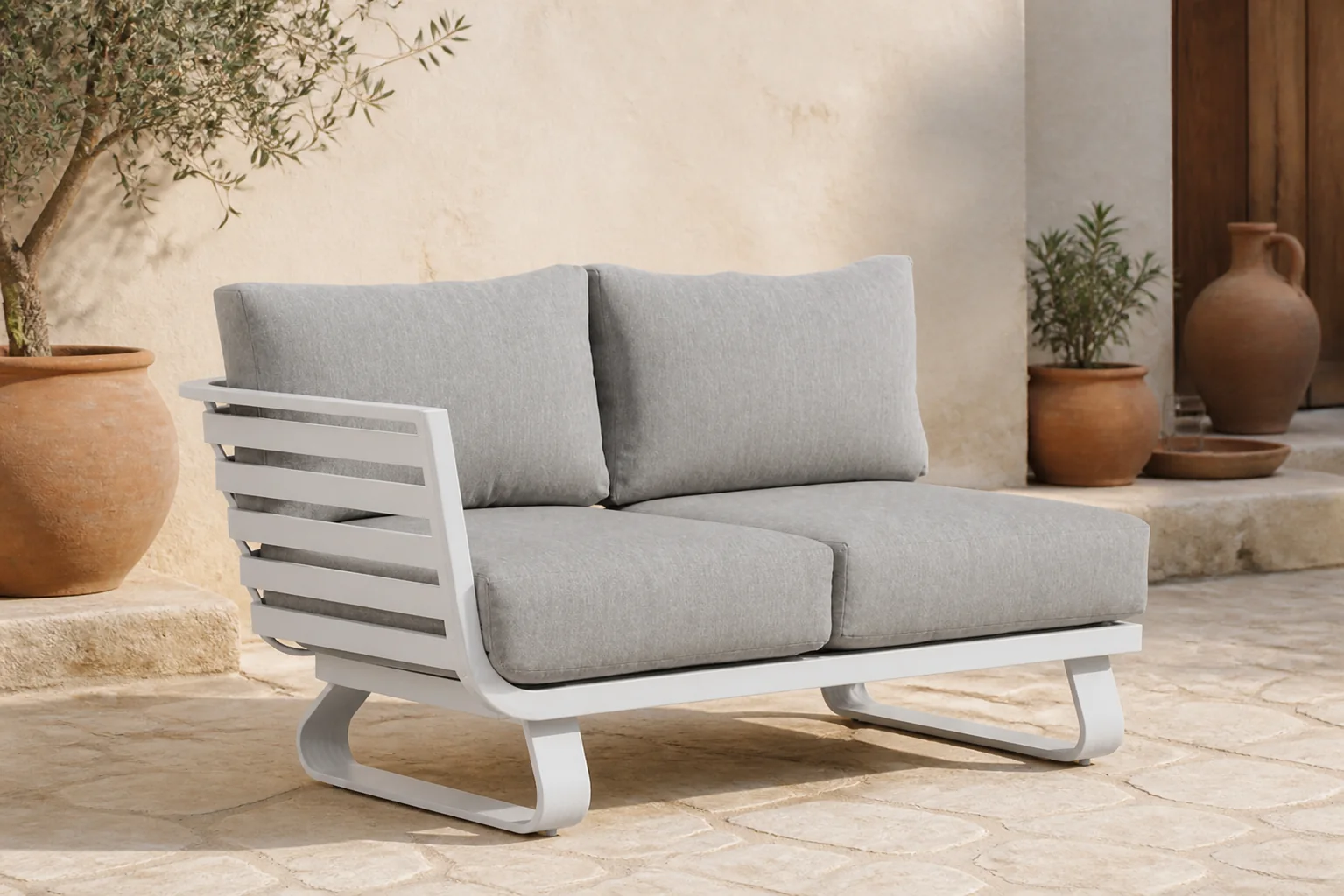 Sfeerfoto van Santika Furniture Sovita open bank rechts Quick Dry Foam – Wit