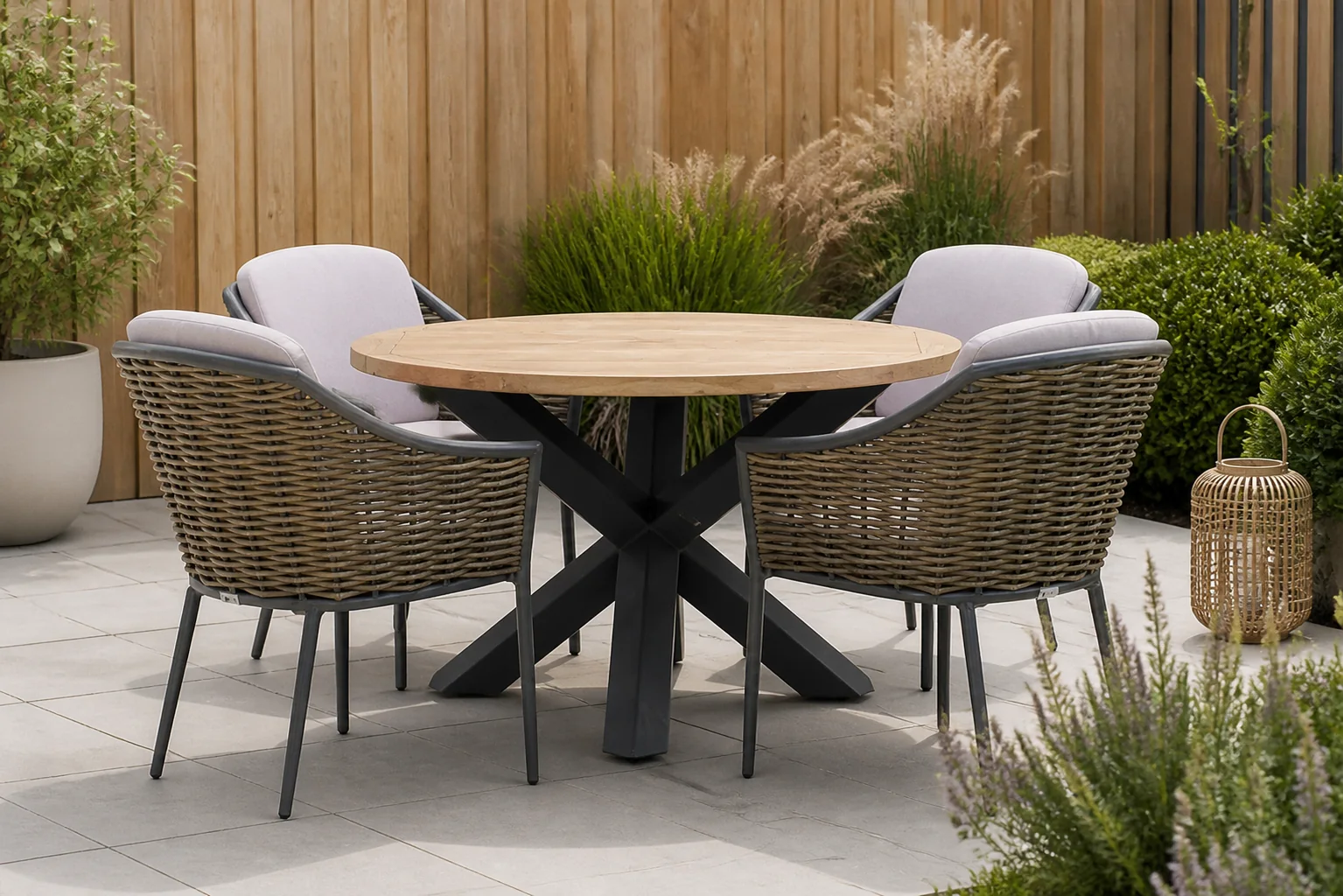 Sfeerfoto van Coco Olivine/Rockville 120 cm dining tuinset 5-delig – Taupe-naturel-bruin
