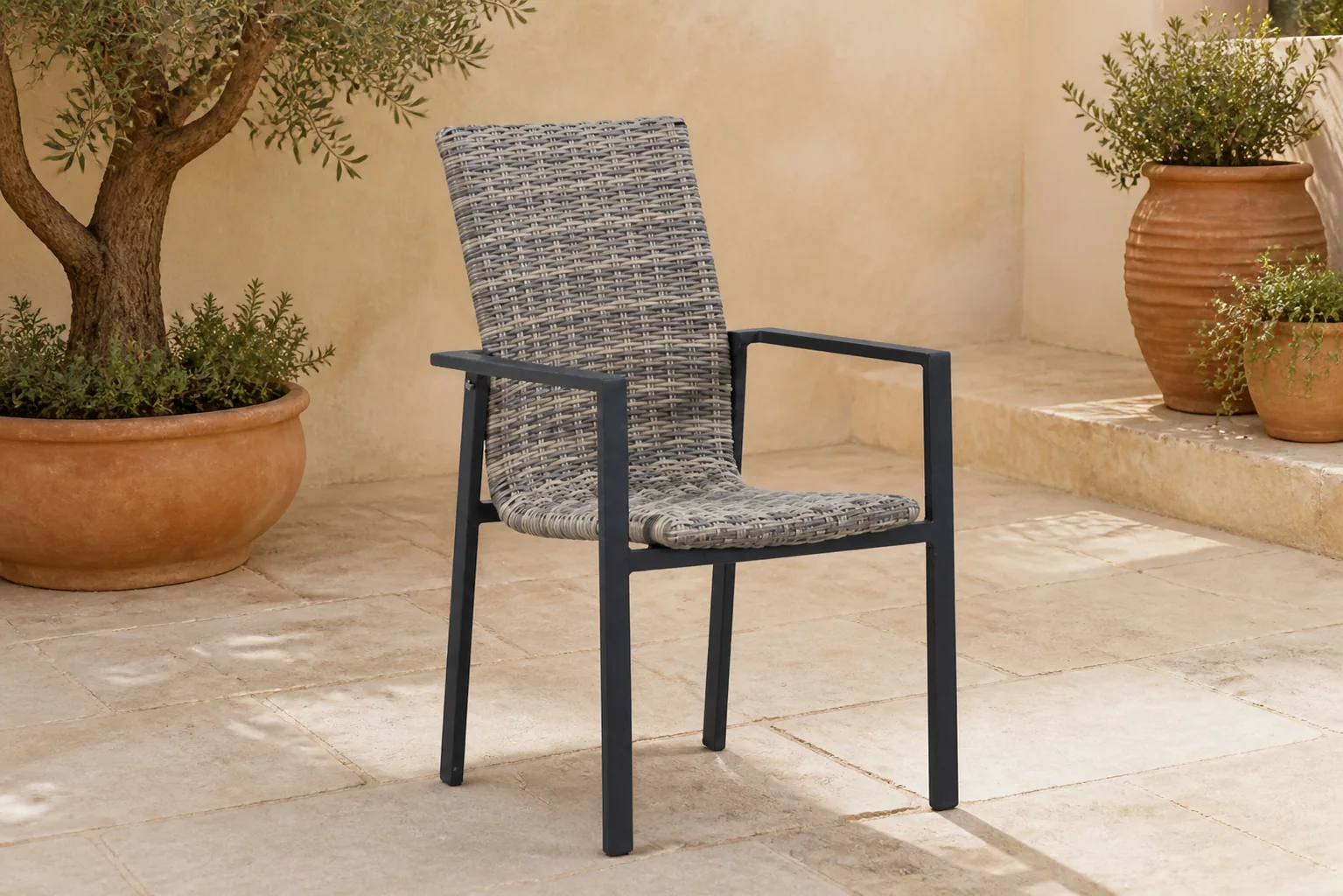 Sfeerfoto van Lifestyle Garden Furniture Upton dining tuinstoel stapelbaar – Grijs-antraciet