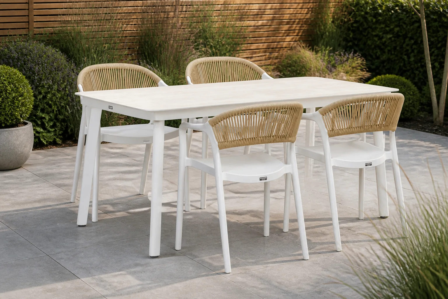 Sfeerfoto van Domani Furniture Toscano/Tavano 160×90 cm dining tuinset 5-delig – Wit
