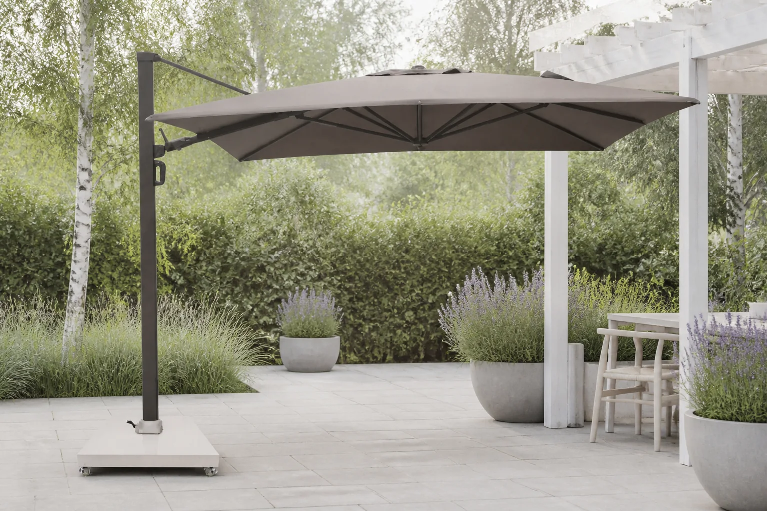 Sfeerfoto van Camello Luna zweefparasol 3x3m S2 Excellent (excl. voet) – Taupe-naturel-bruin