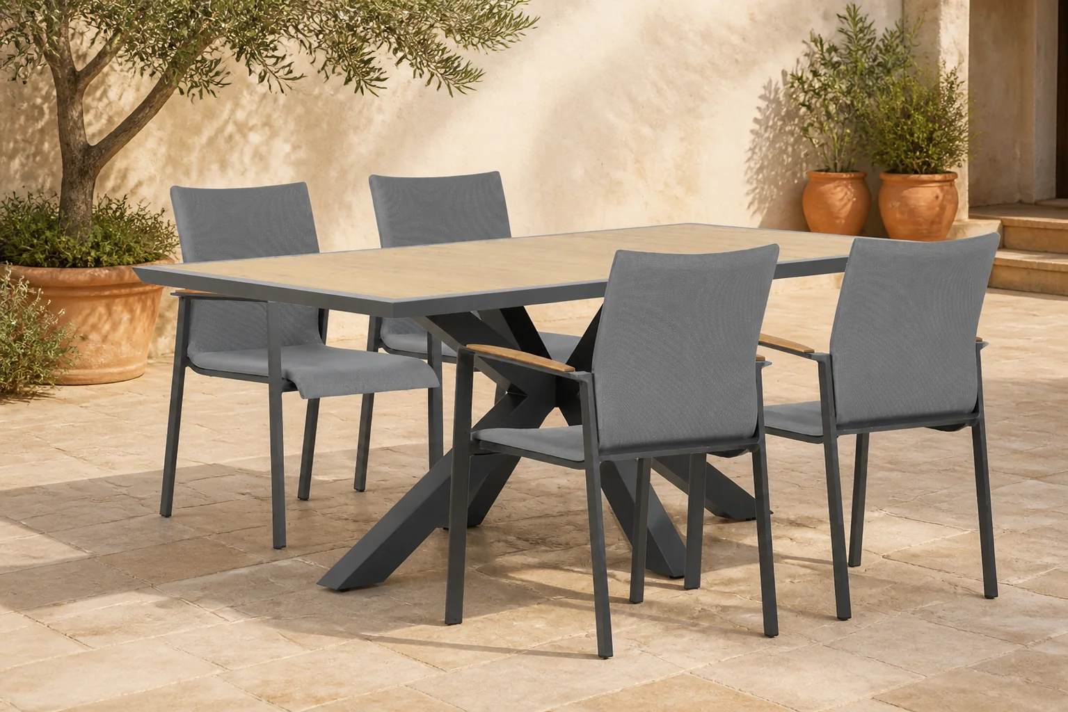 Sfeerfoto van Lifestyle Garden Furniture Brandon/Palermo 181 cm dining tuinset 5-delig – Grijs-antraciet